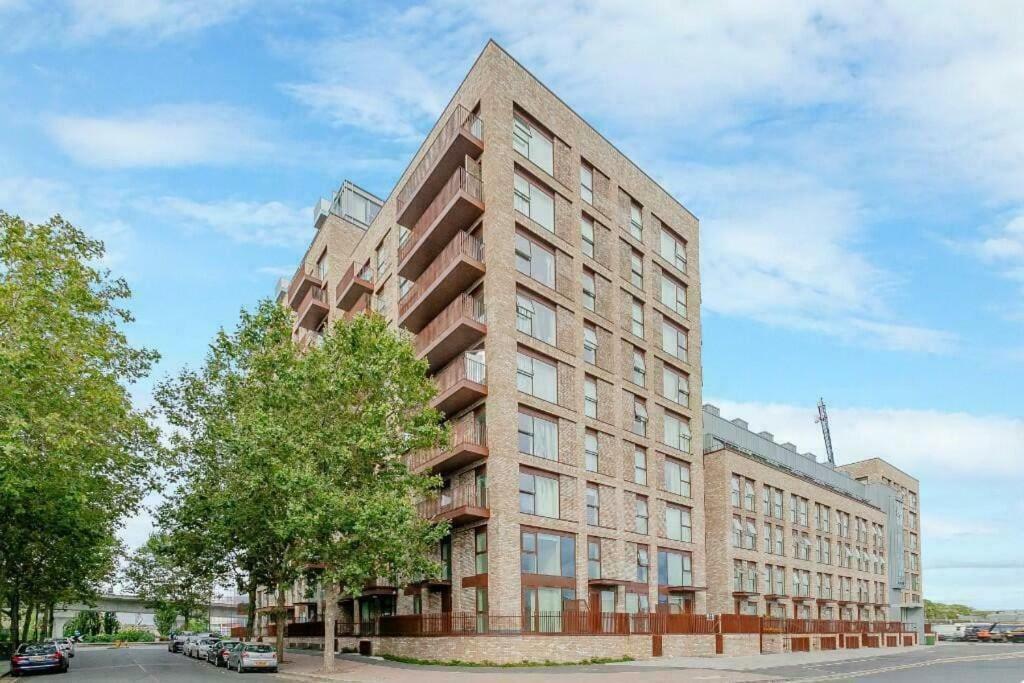 City Escape - Royal Wharf Лондон Экстерьер фото
